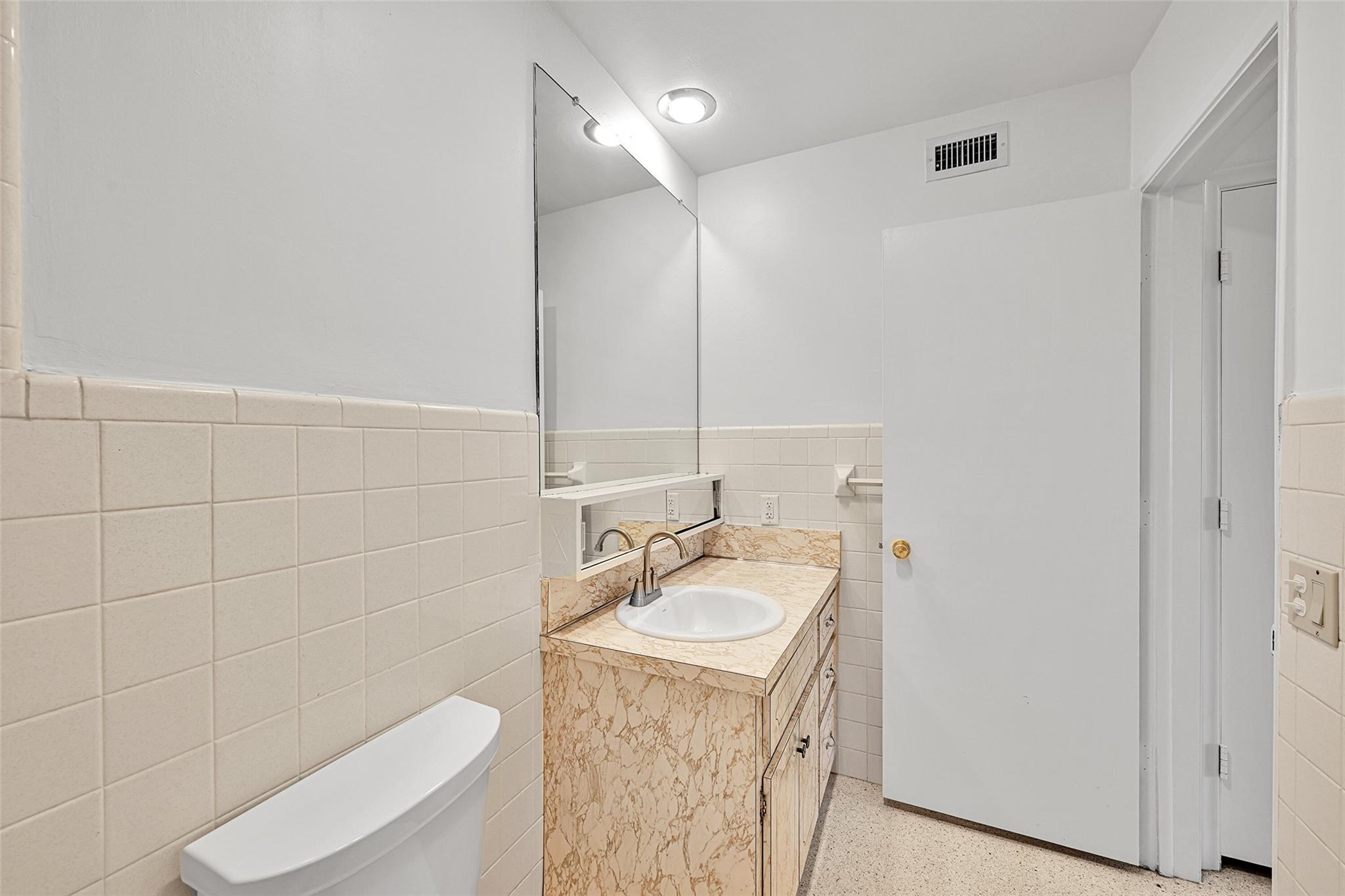 GOLDEN EAGLE CONDO - Residential Lease