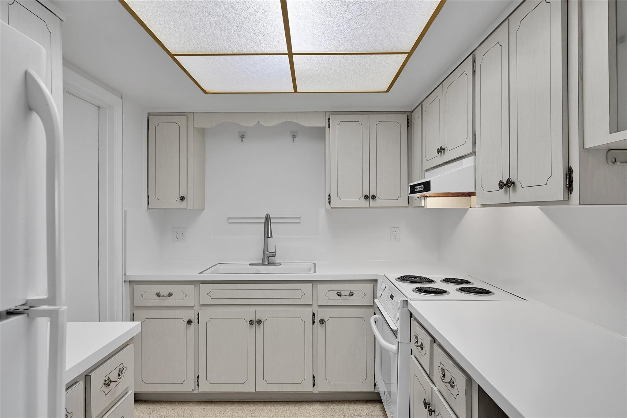 GOLDEN EAGLE CONDO - Residential Lease