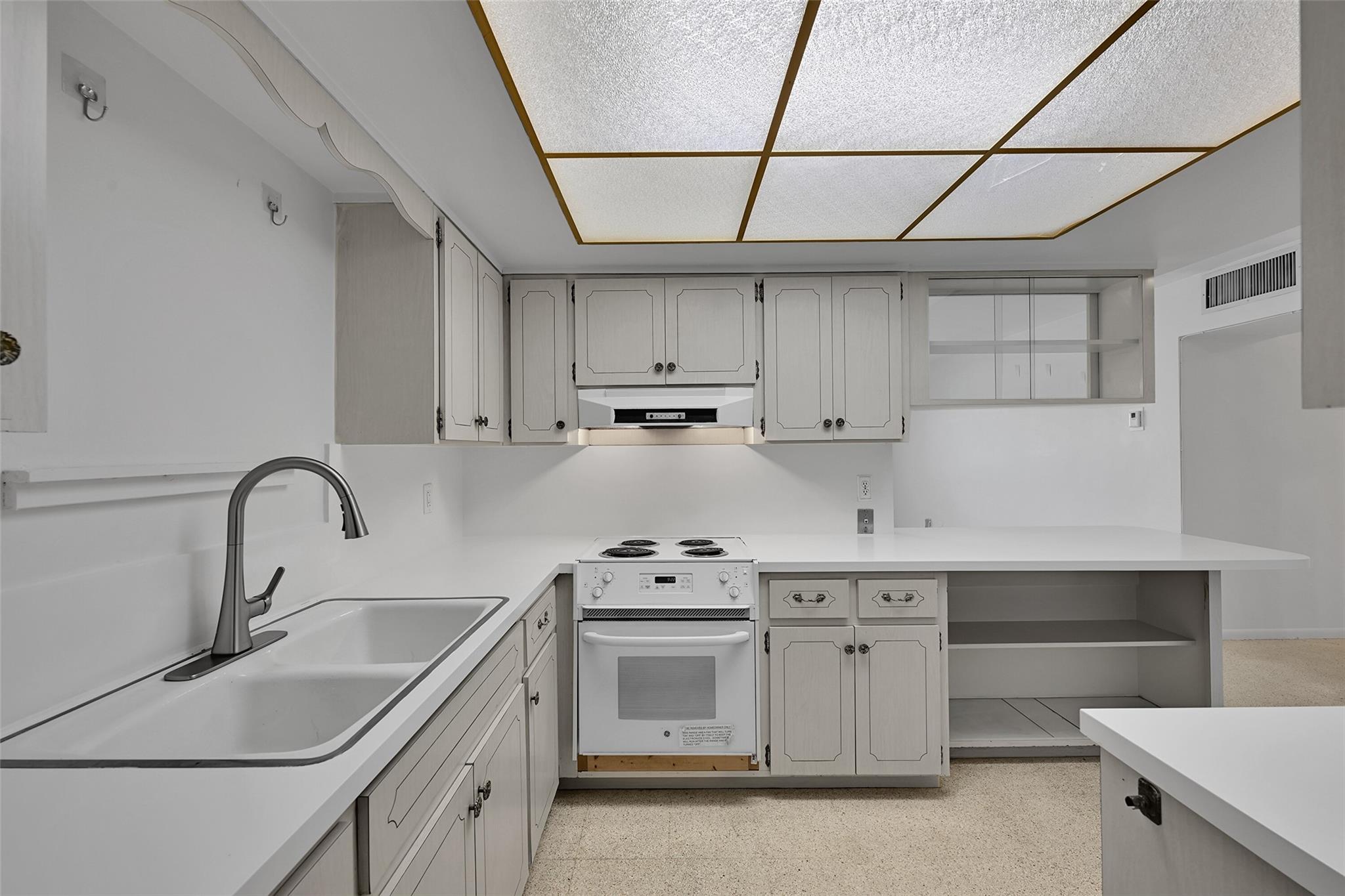 GOLDEN EAGLE CONDO - Residential Lease