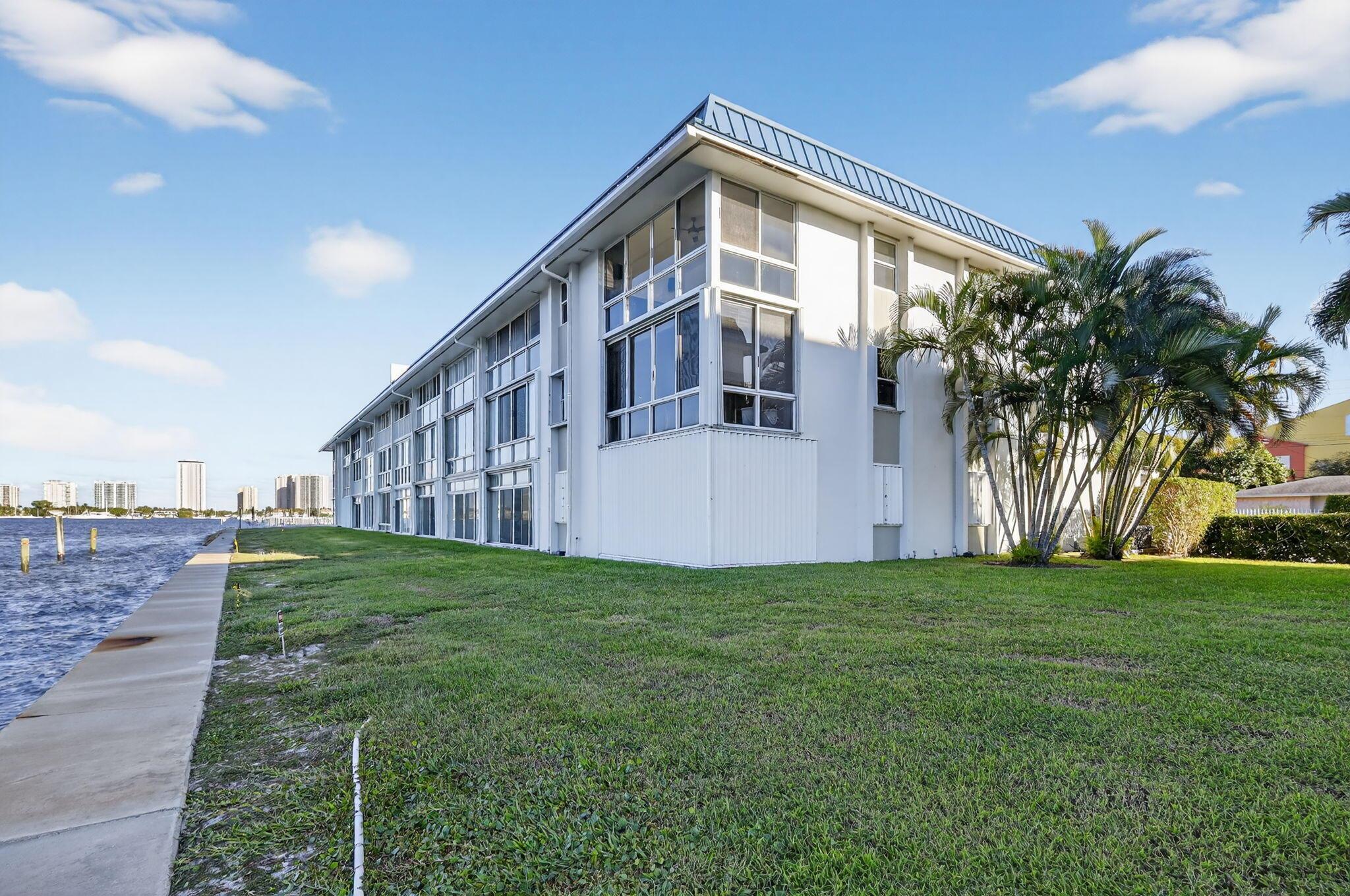 WILSHIRE EAST CONDOS - Residential Lease