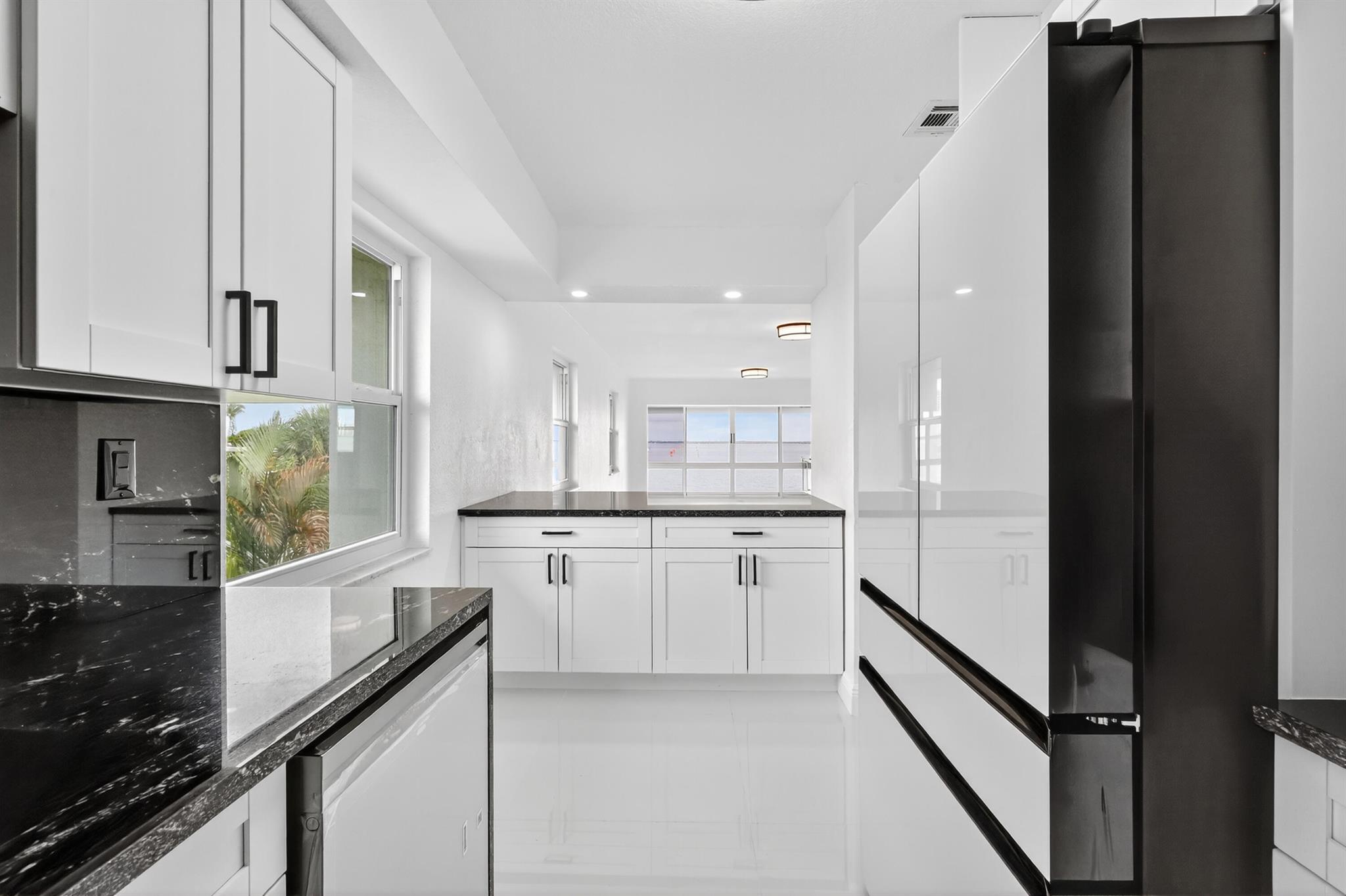 WILSHIRE EAST CONDOS - Residential Lease