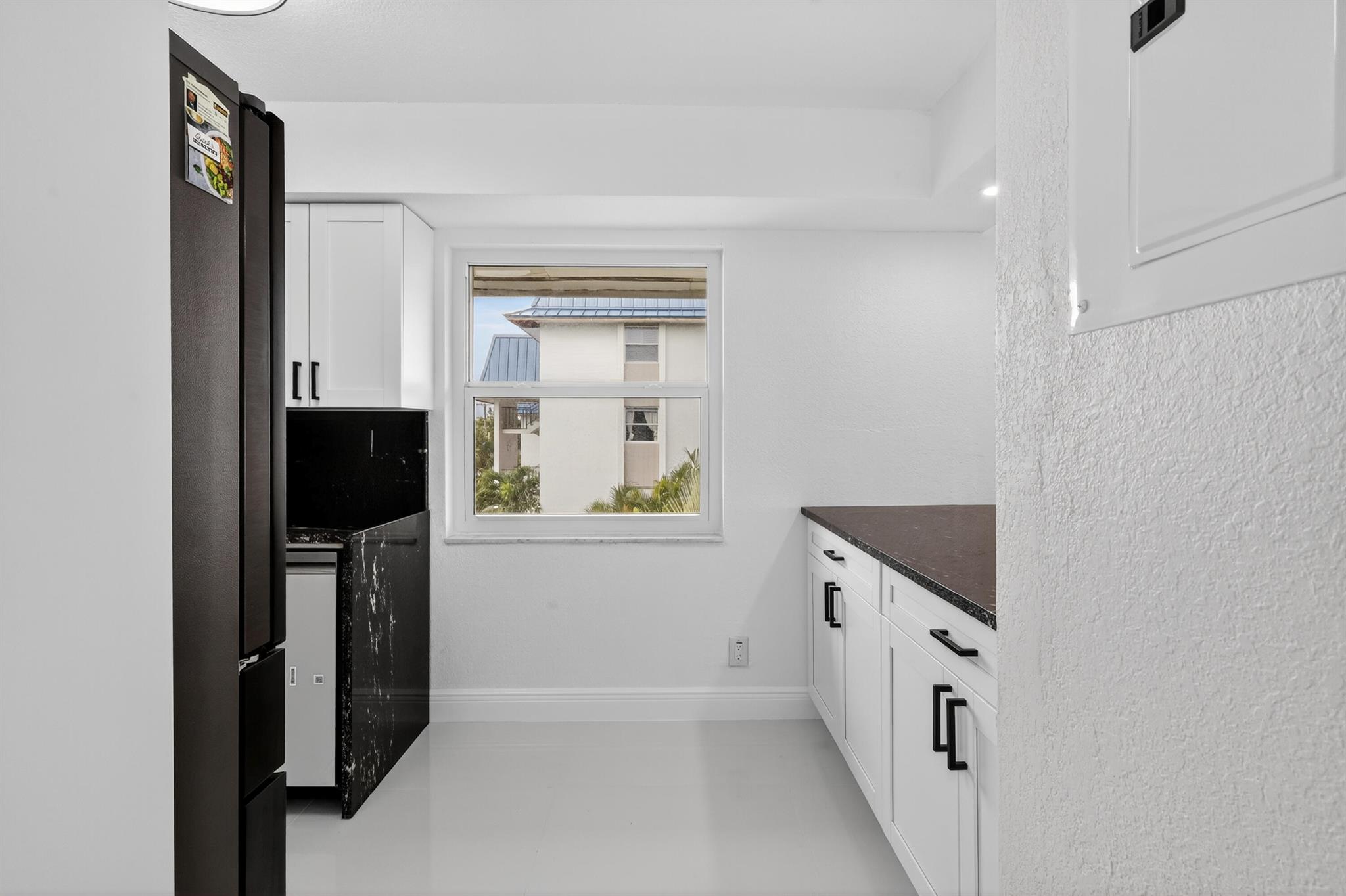 WILSHIRE EAST CONDOS - Residential Lease