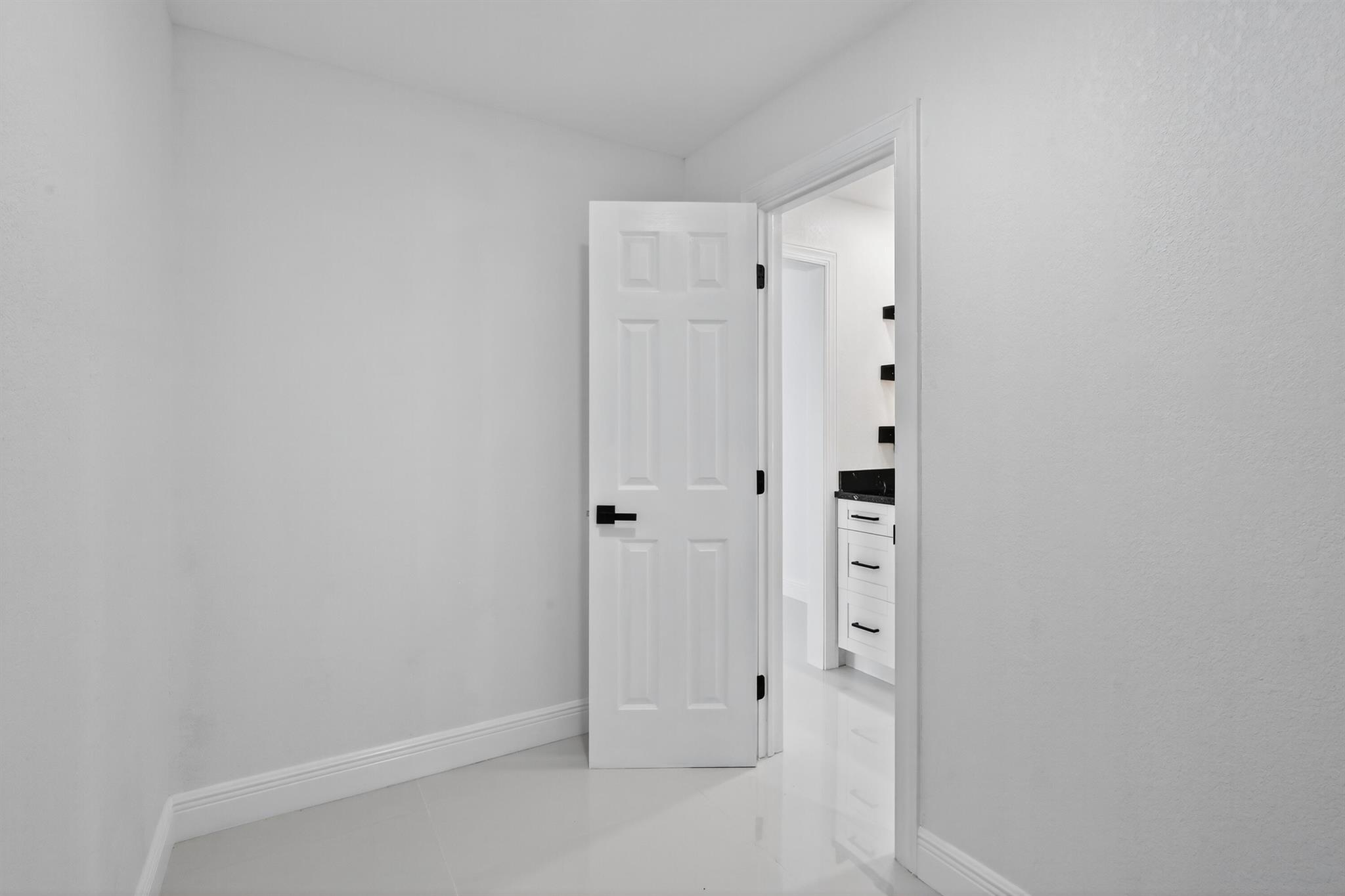 WILSHIRE EAST CONDOS - Residential Lease