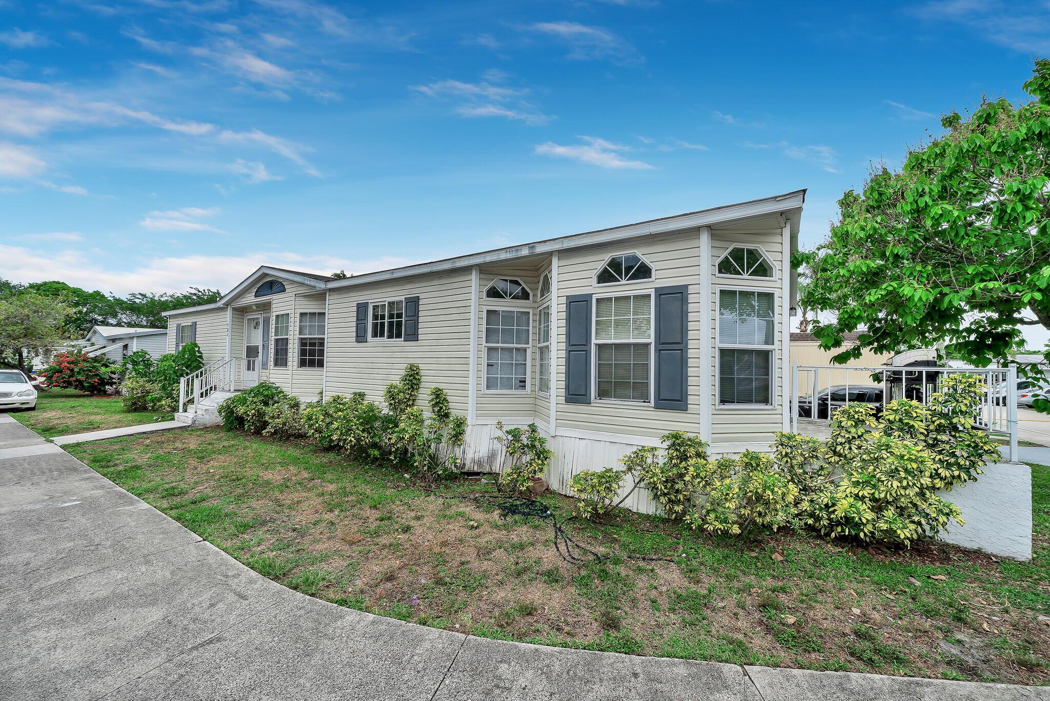 181 Plantation Boulevard NW