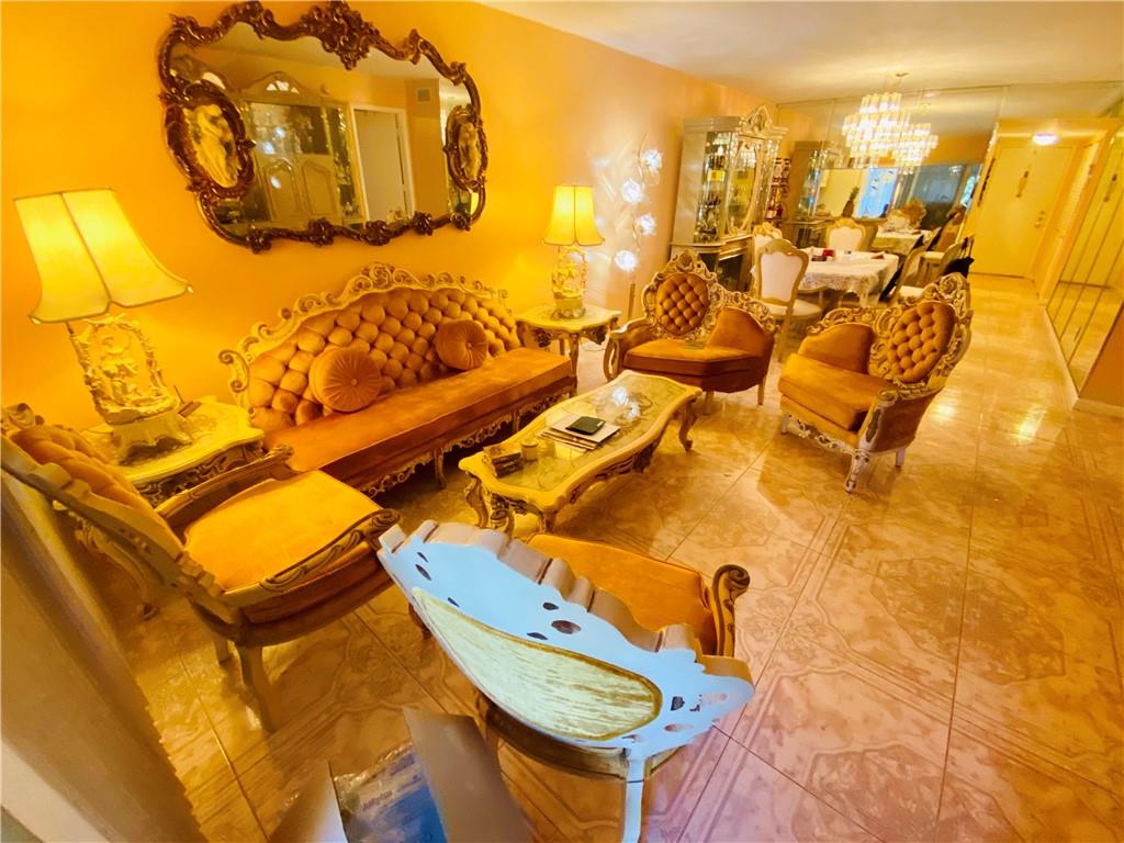 LAS VISTAS - Residential