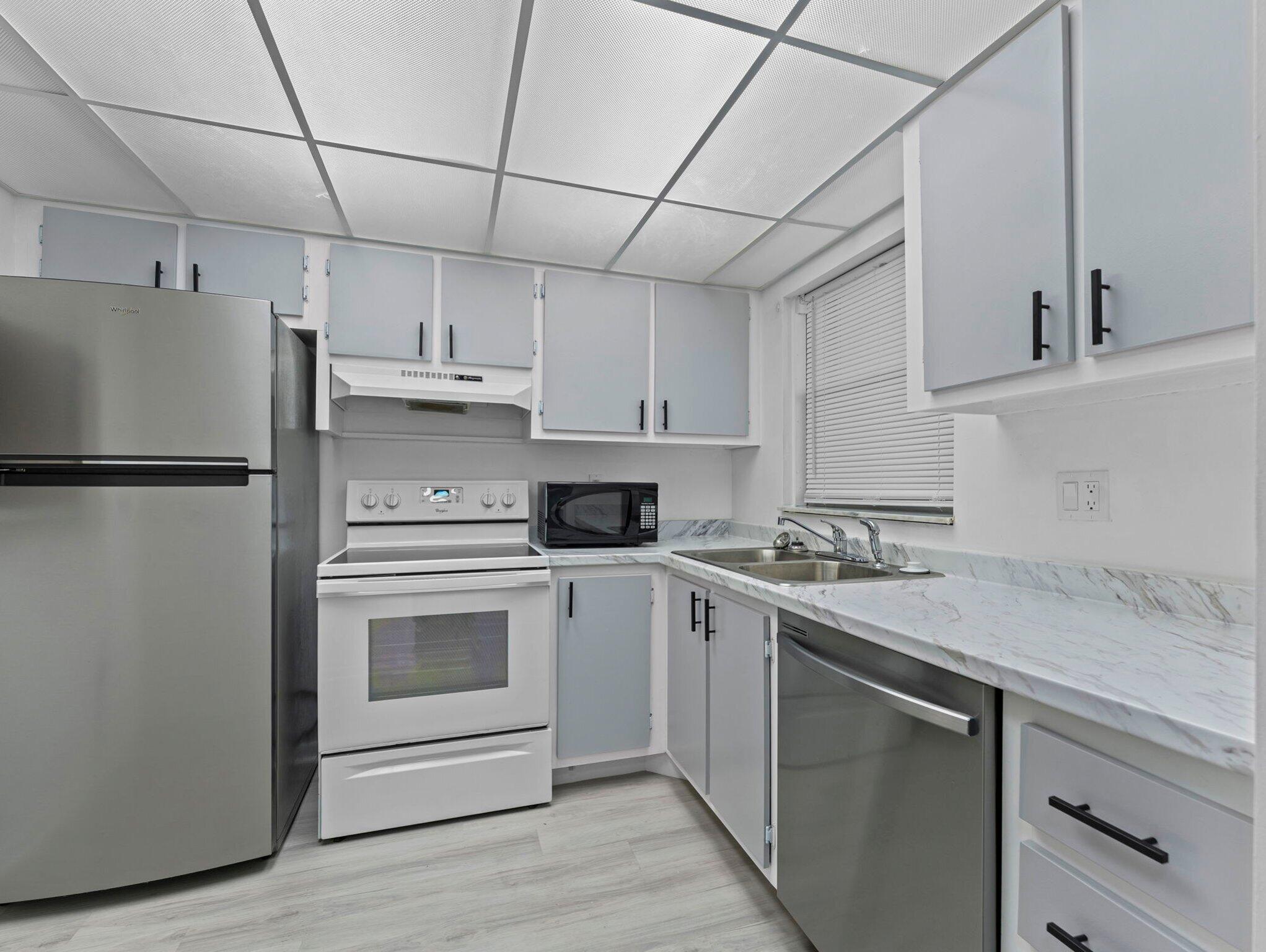 ROYAL PARK GARDENS III-F CONDO - Residential