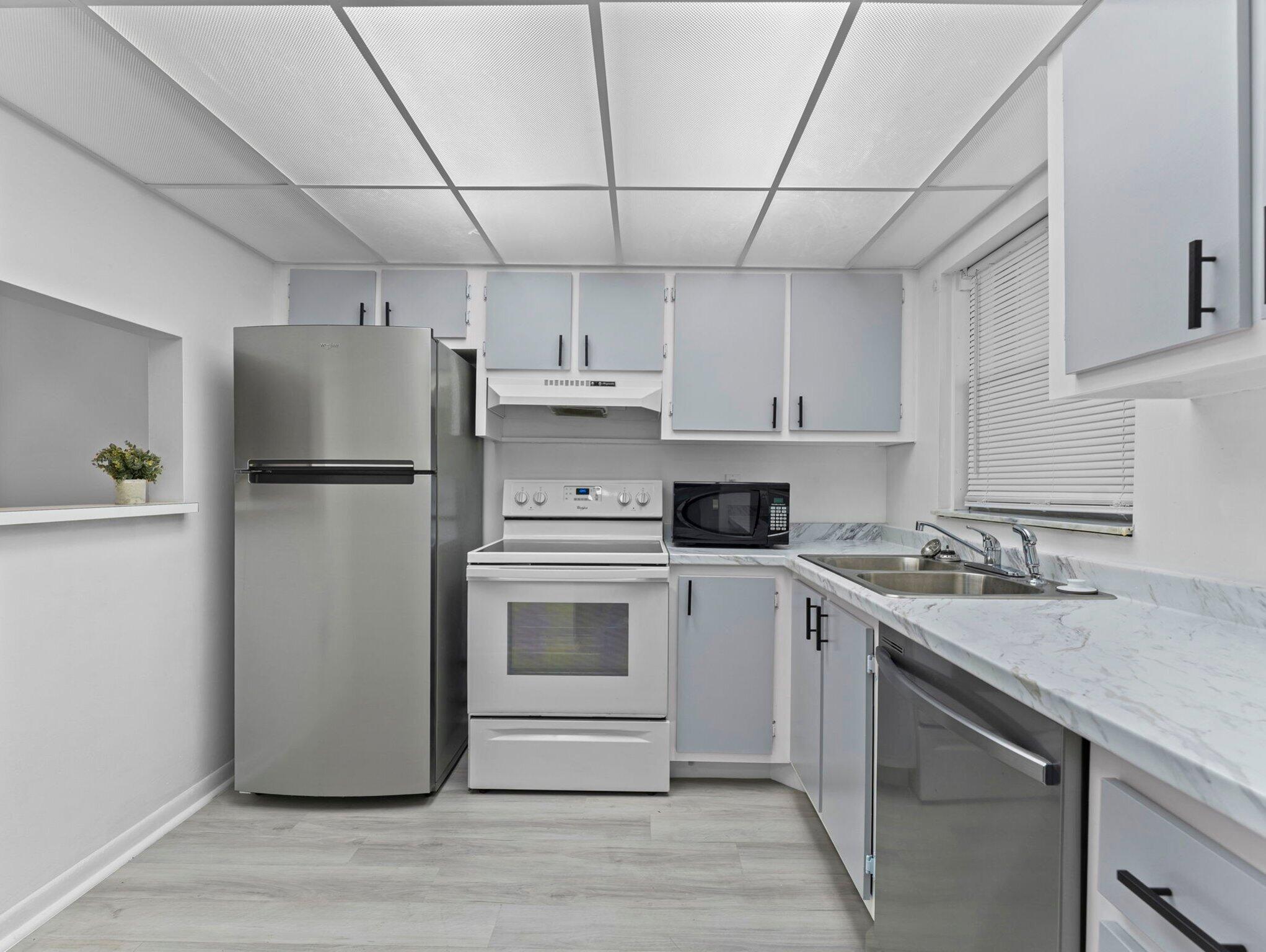 ROYAL PARK GARDENS III-F CONDO - Residential