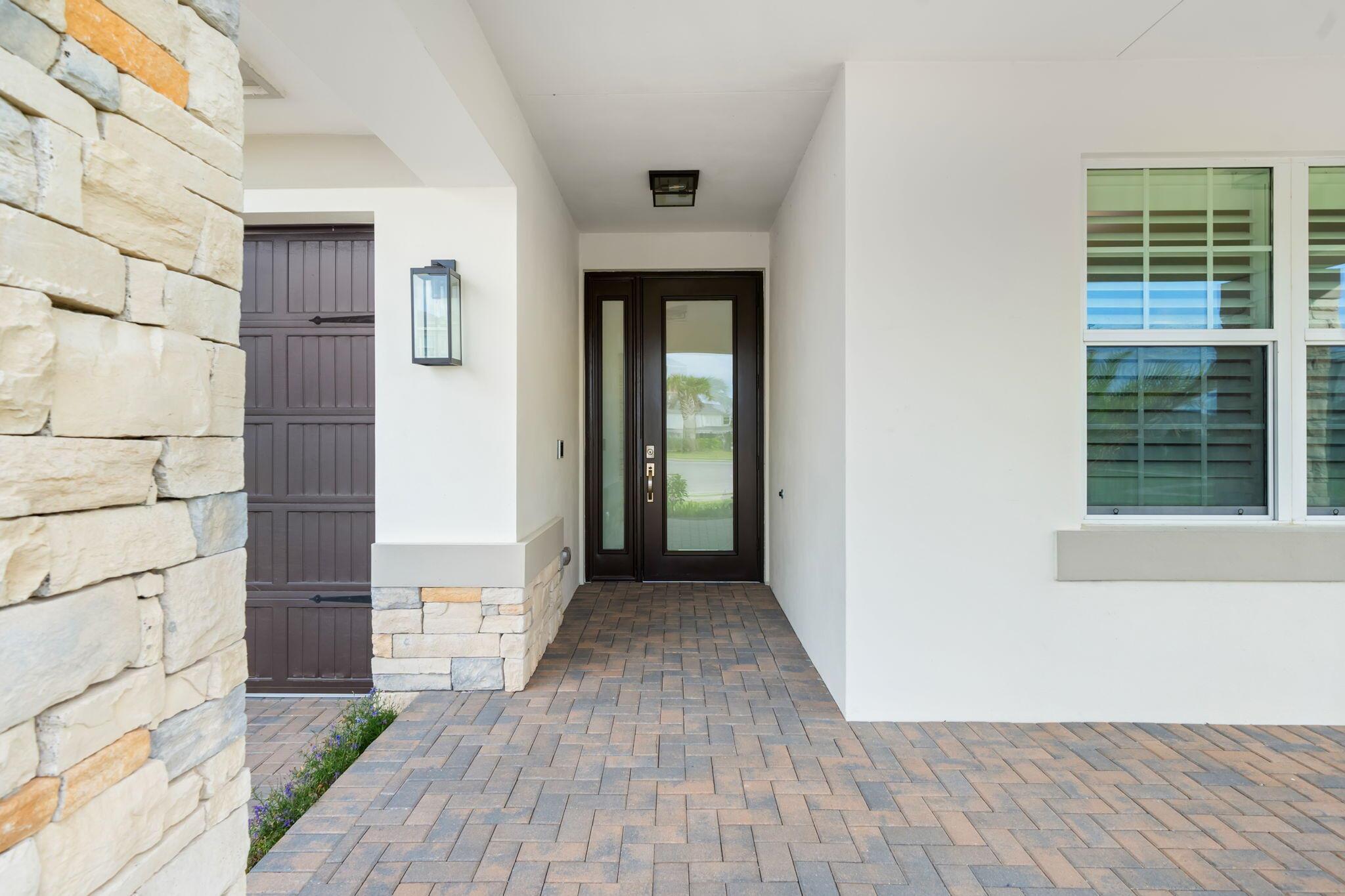1402 Thistle Place