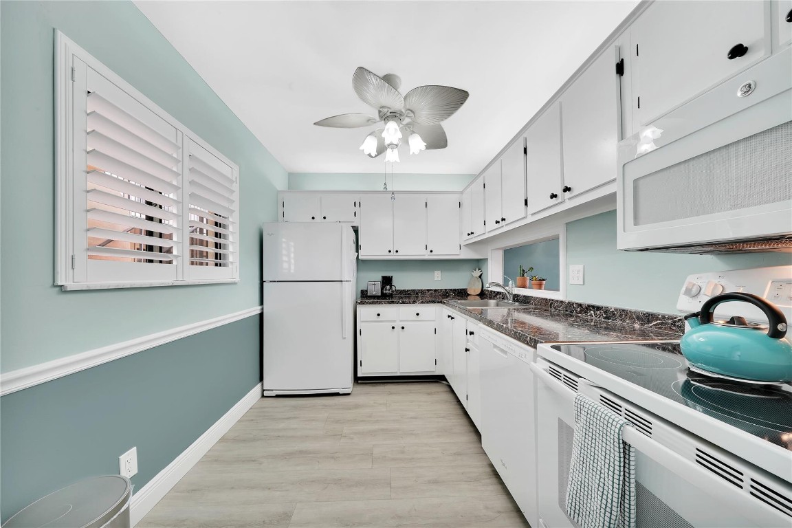 5250 Las Verdes Circle 212