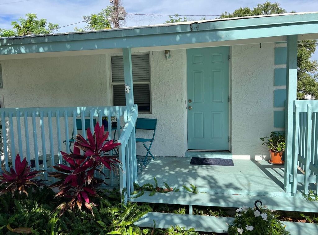 Photo of 140 SW 4th Avenue, Delray Beach, FL 33444 (MLS # R11098610)