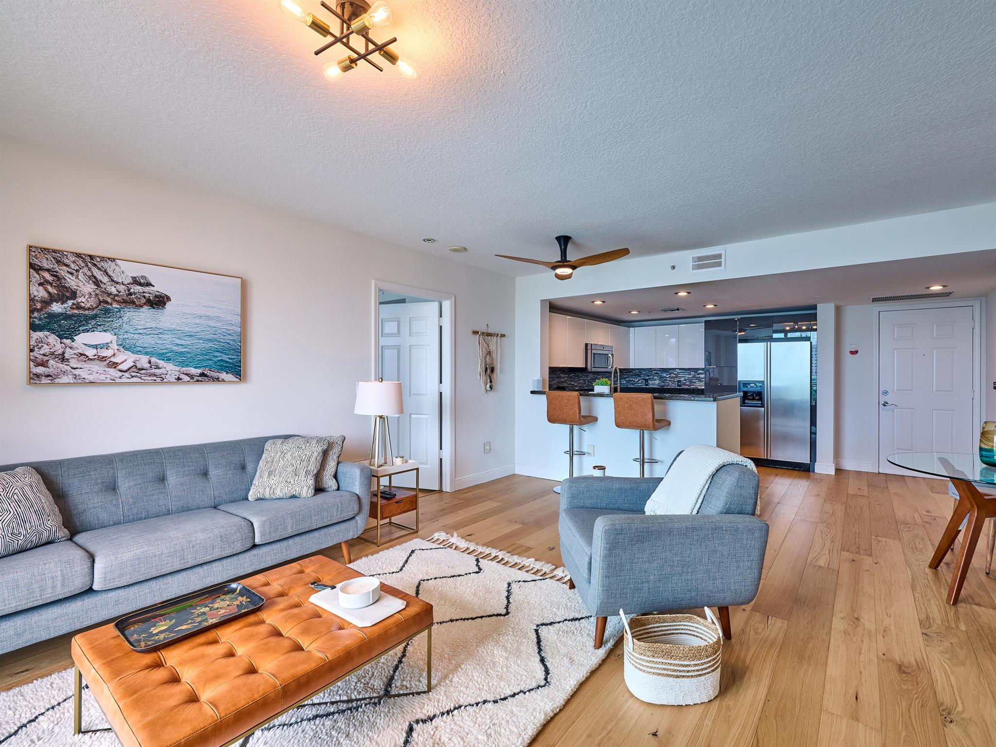 610 Clematis Street 522