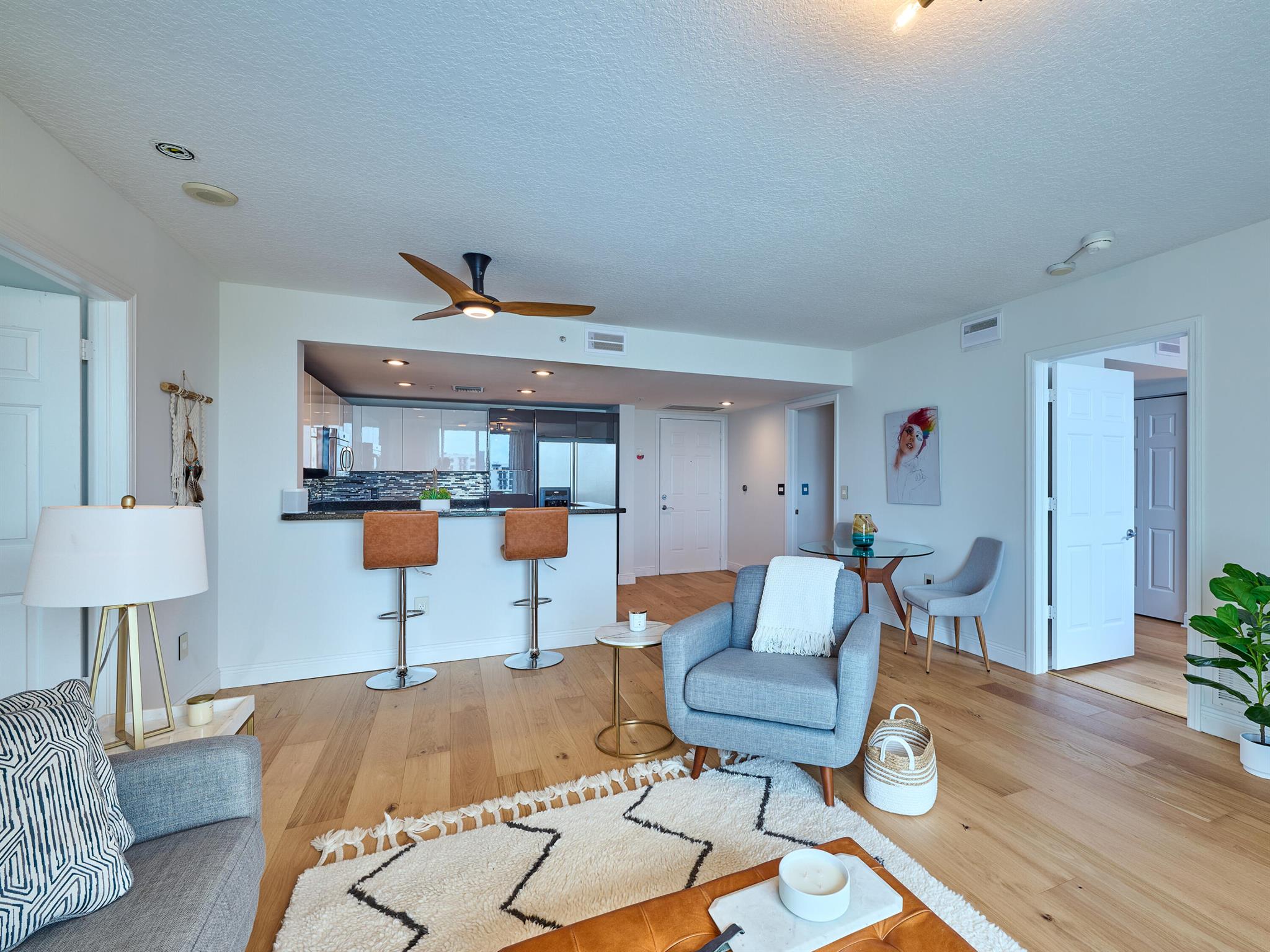610 Clematis Street 522