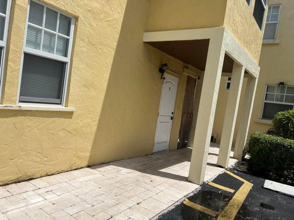 Photo of 407 S Lakeside Drive #H, Lake Worth Beach, FL 33460 (MLS # R11122357)