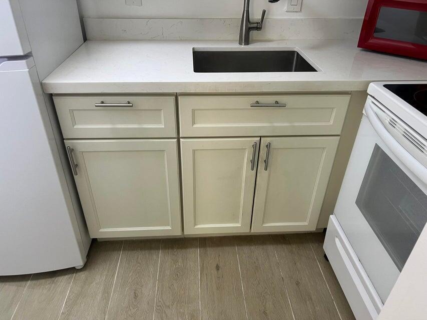 LAKE WORTH TOWN OF - Residential Lease