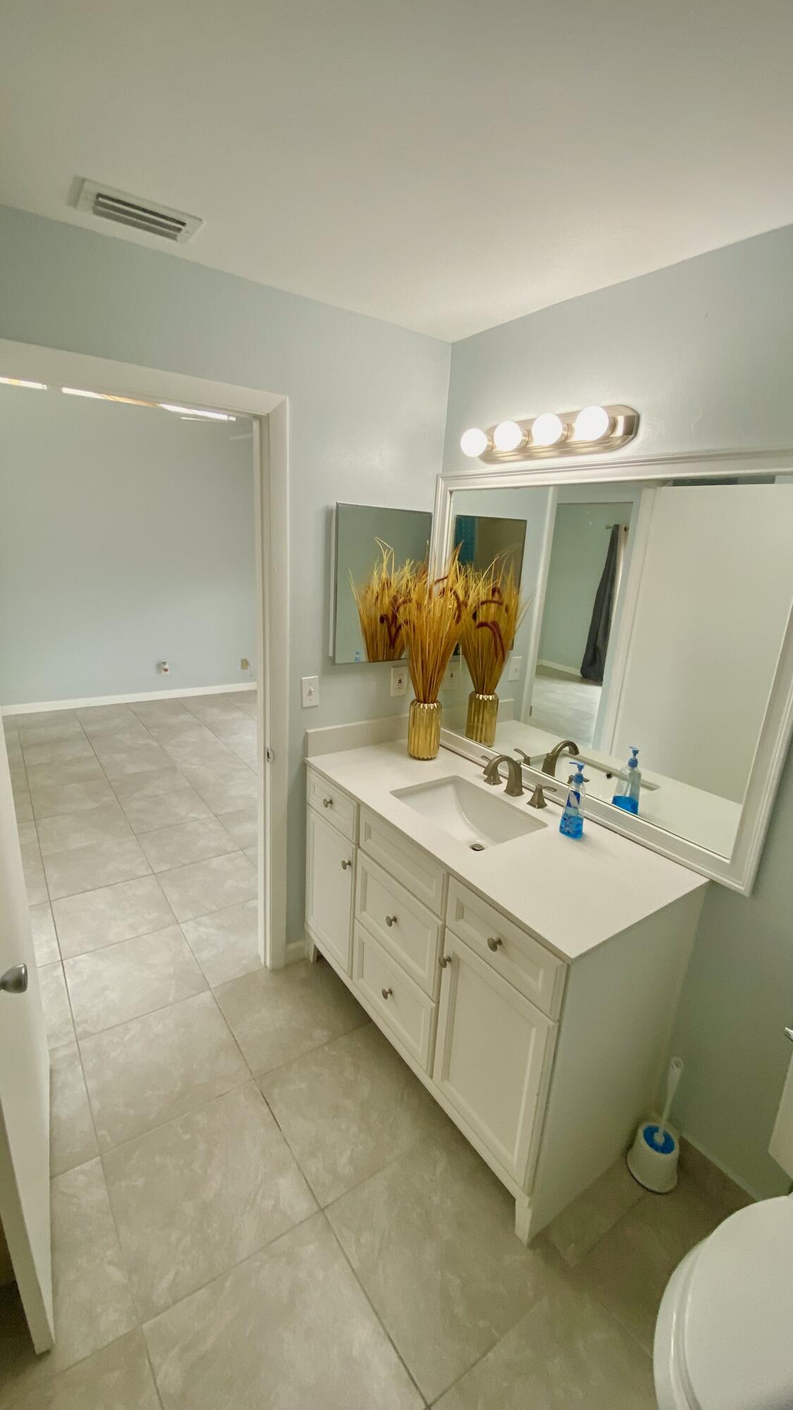 WESTCHESTER TOWNHOUSES - Residential