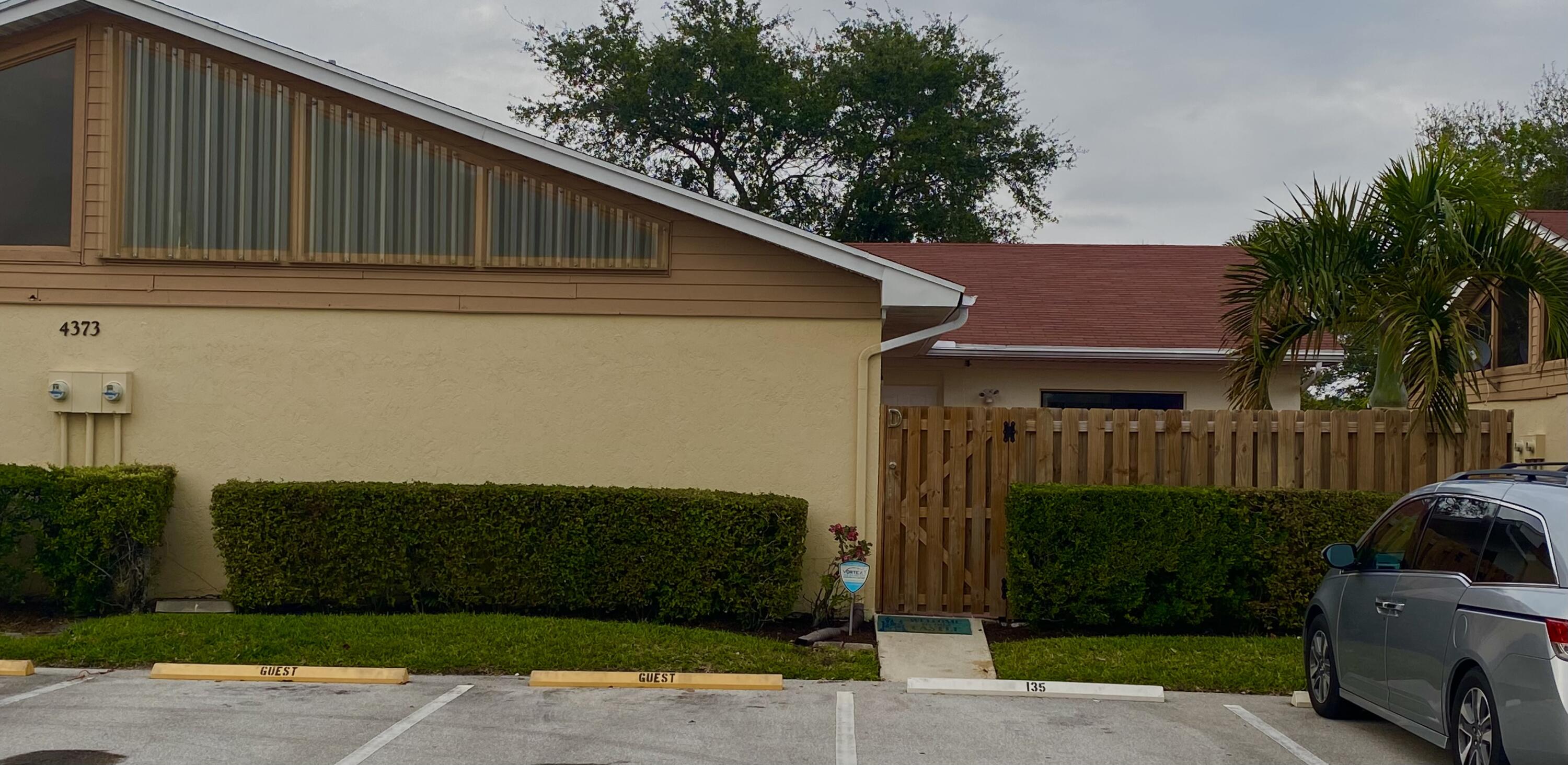 WESTCHESTER TOWNHOUSES - Residential