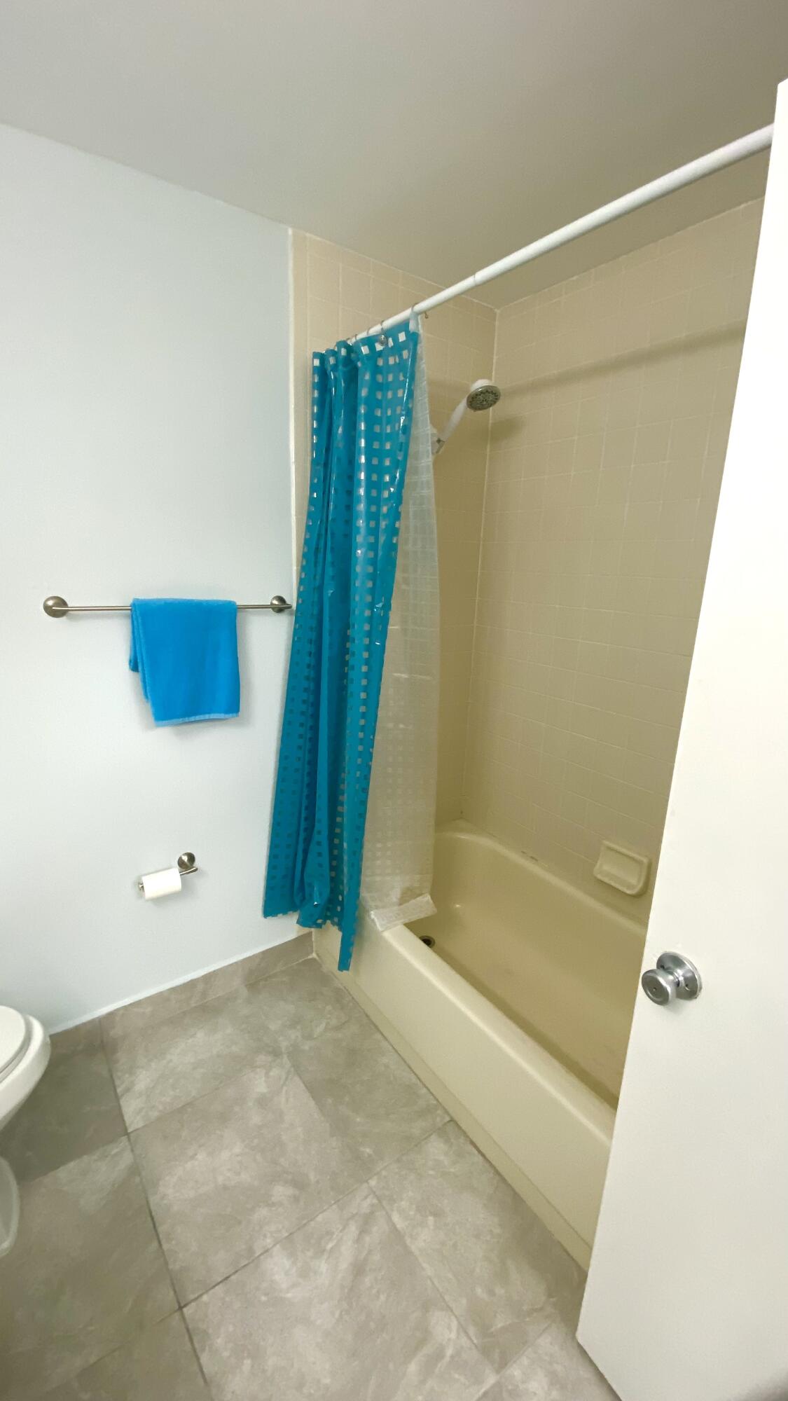 WESTCHESTER TOWNHOUSES - Residential