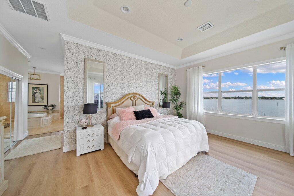 SEAGATE HARBOR - Residential