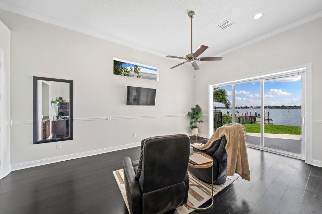 SEAGATE HARBOR - Residential