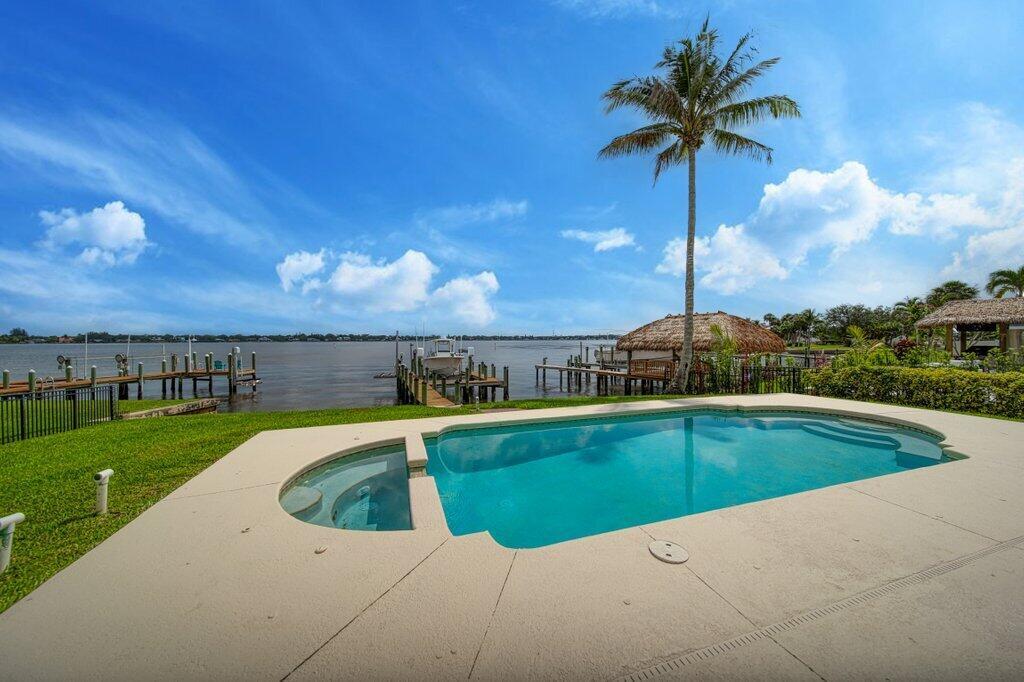 SEAGATE HARBOR - Residential