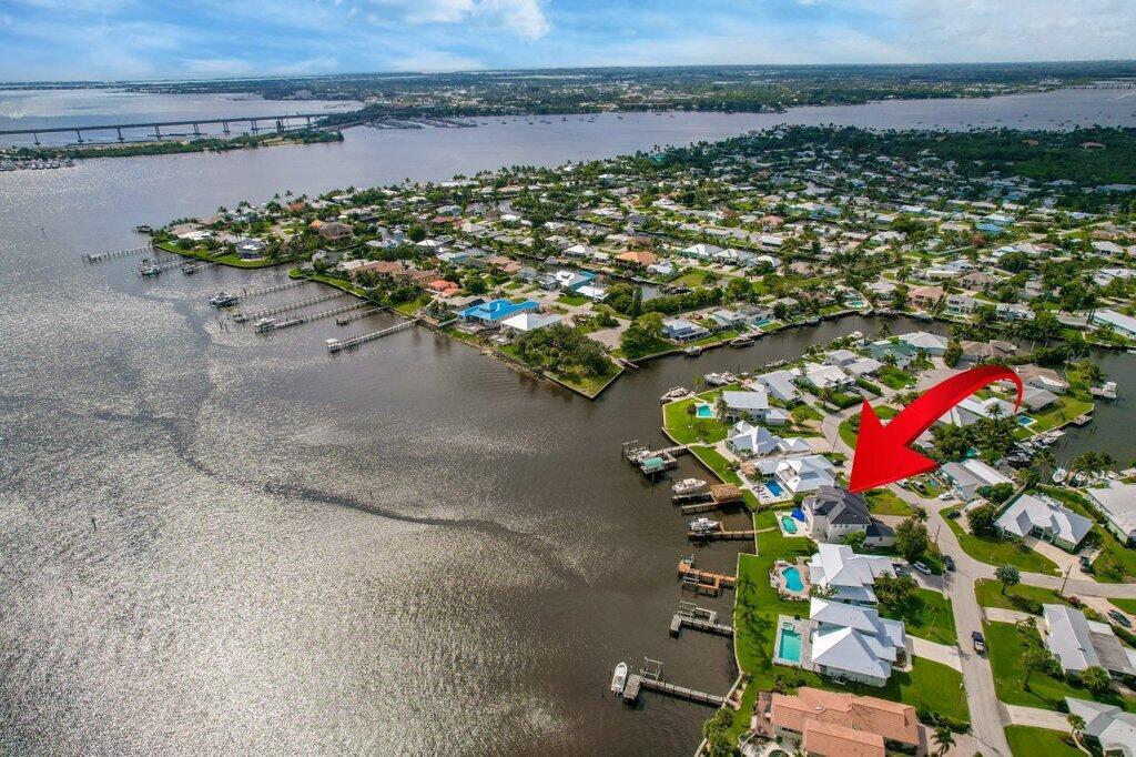32 SW Riverway Boulevard