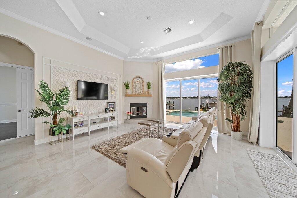 SEAGATE HARBOR - Residential