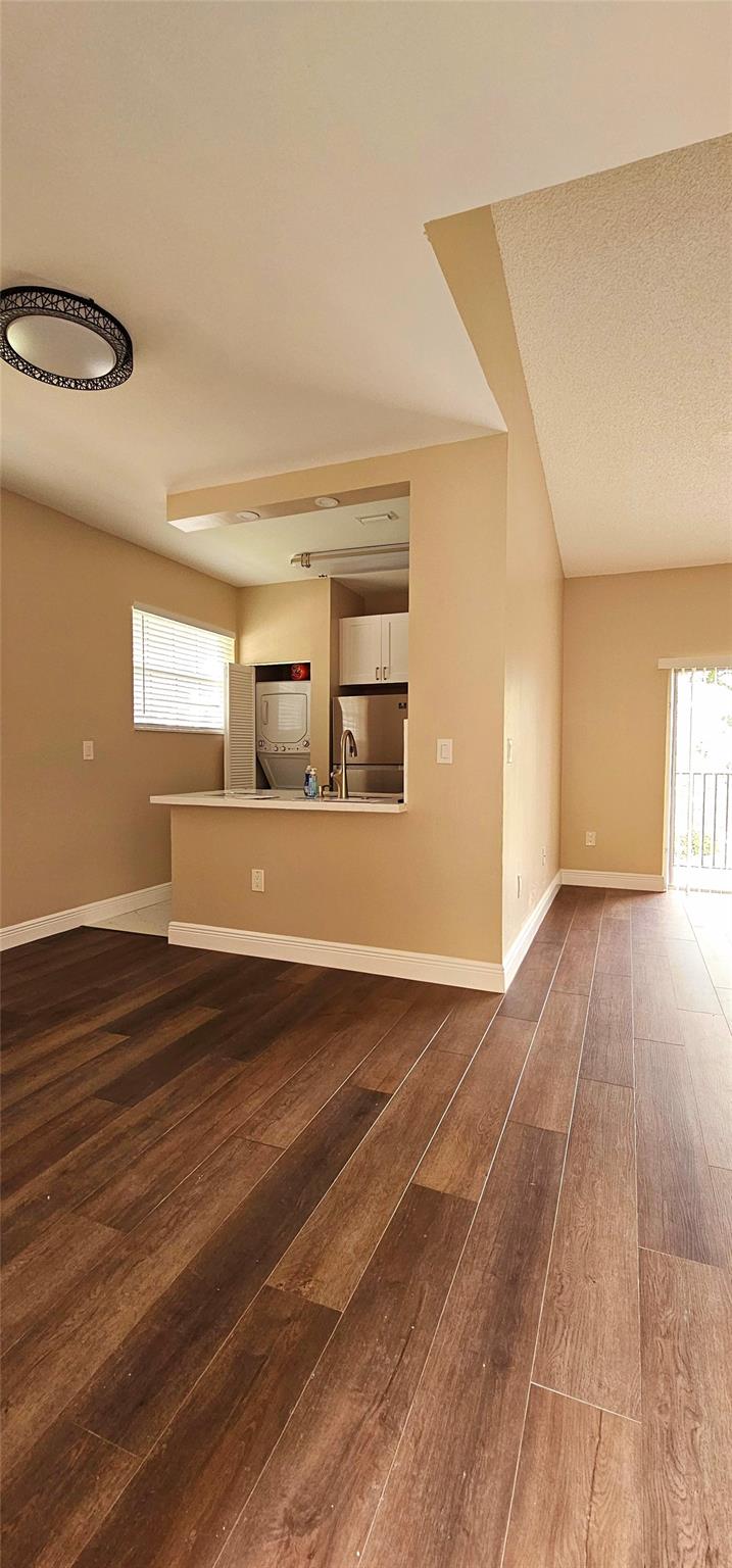 REFLECTIONS AT PEMBROKE P - Residential Lease