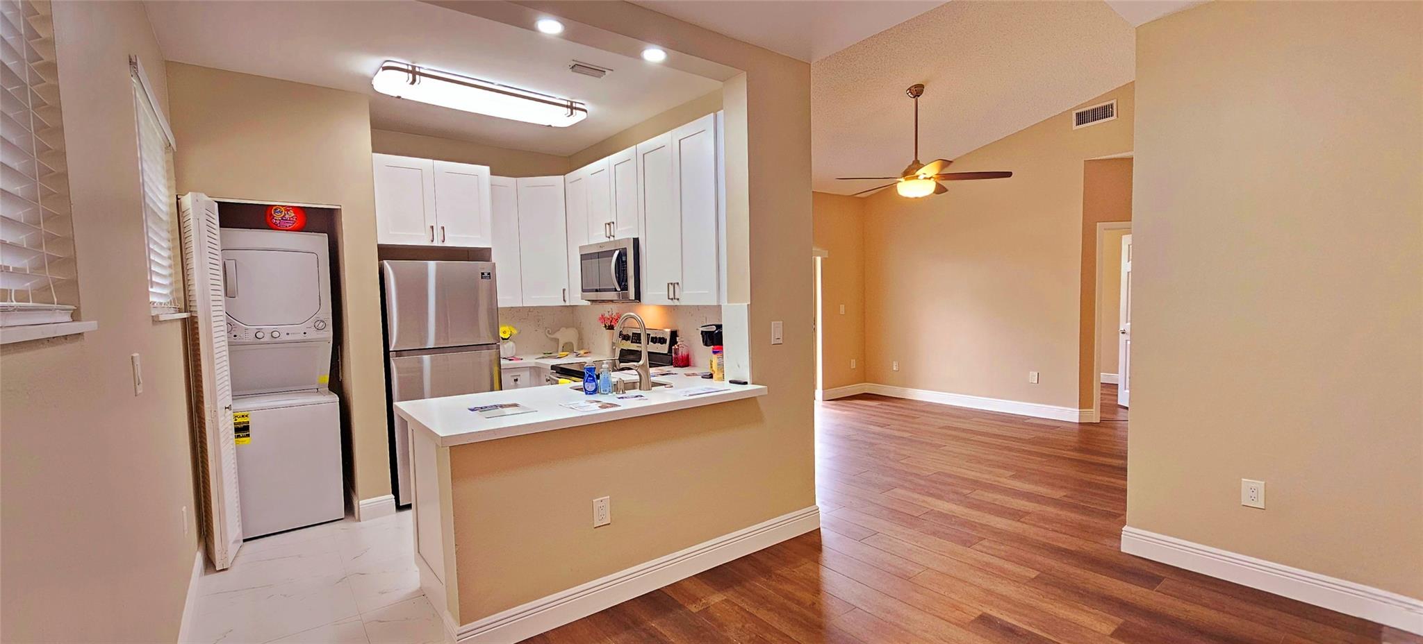 REFLECTIONS AT PEMBROKE P - Residential Lease