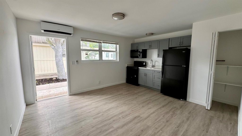 Photo of 225 S F Street #7, Lake Worth Beach, FL 33460 (MLS # R11042753)