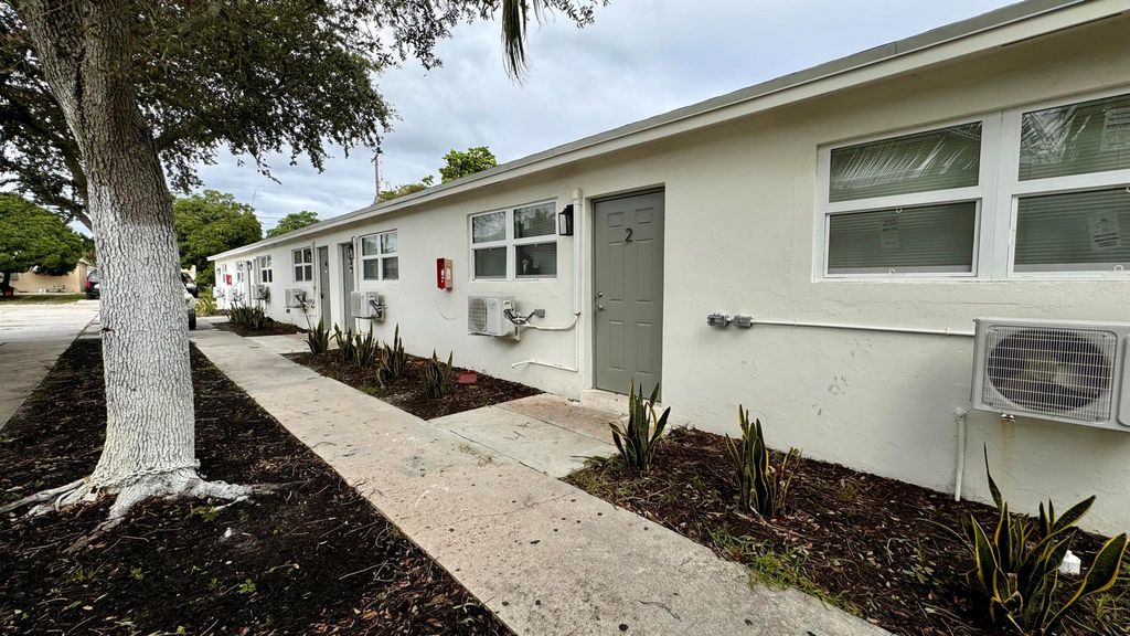 Photo of 225 S F Street #7, Lake Worth Beach, FL 33460 (MLS # R11042753)