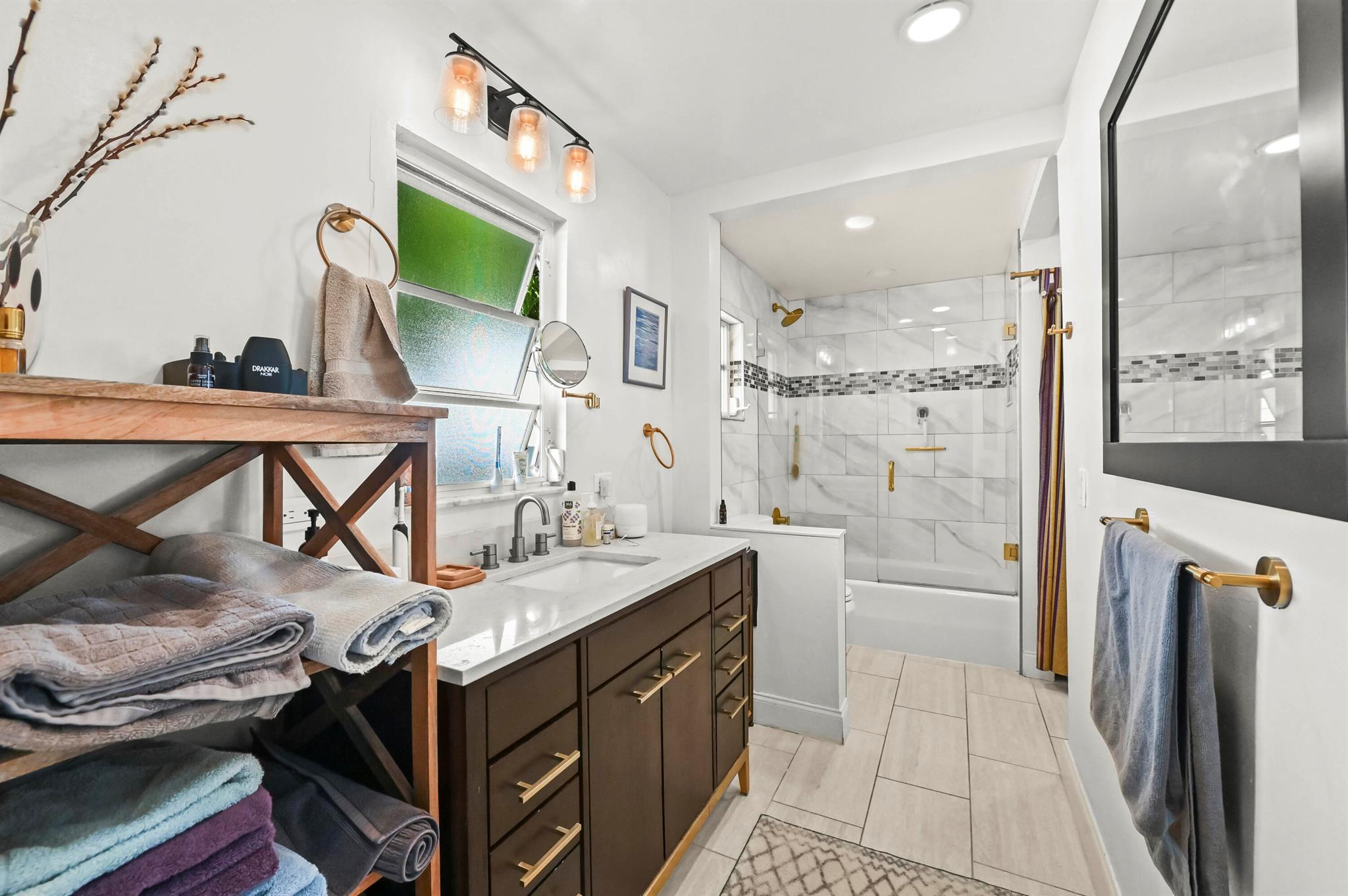 COLLEGE PARK - Residential