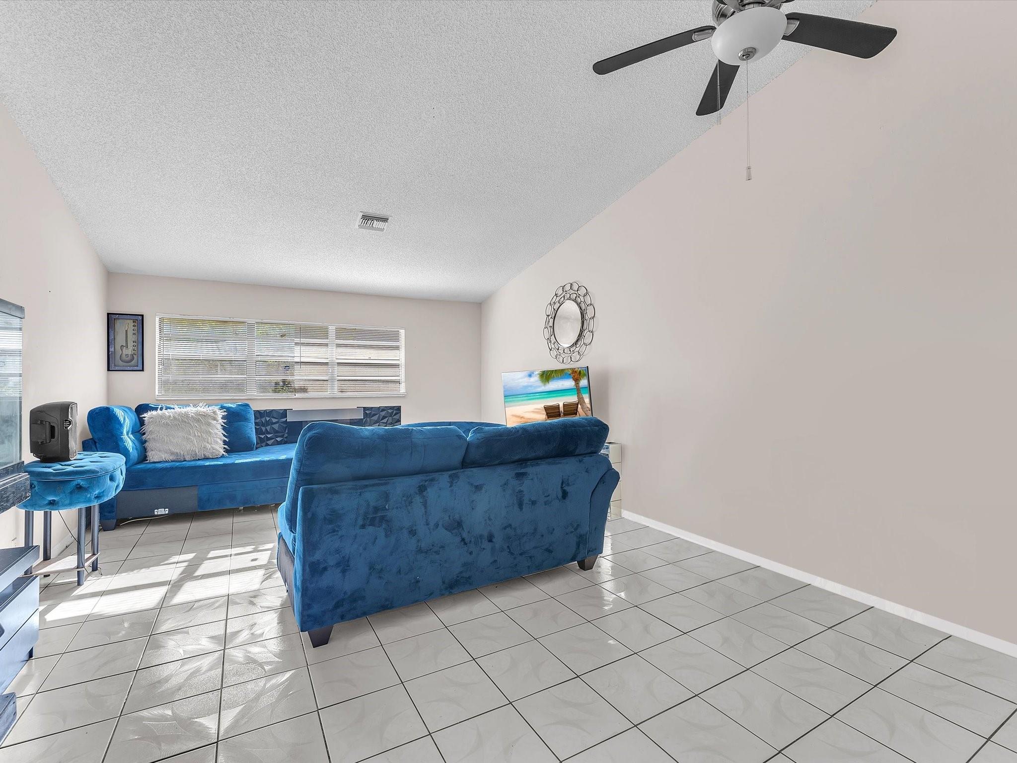 Castlewood 71-37 B - Residential Income
