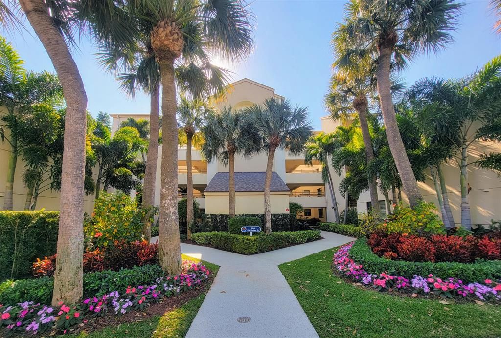 Photo of 333 Oak Harbour Drive, Juno Beach, FL 33408 (MLS # R10690315)