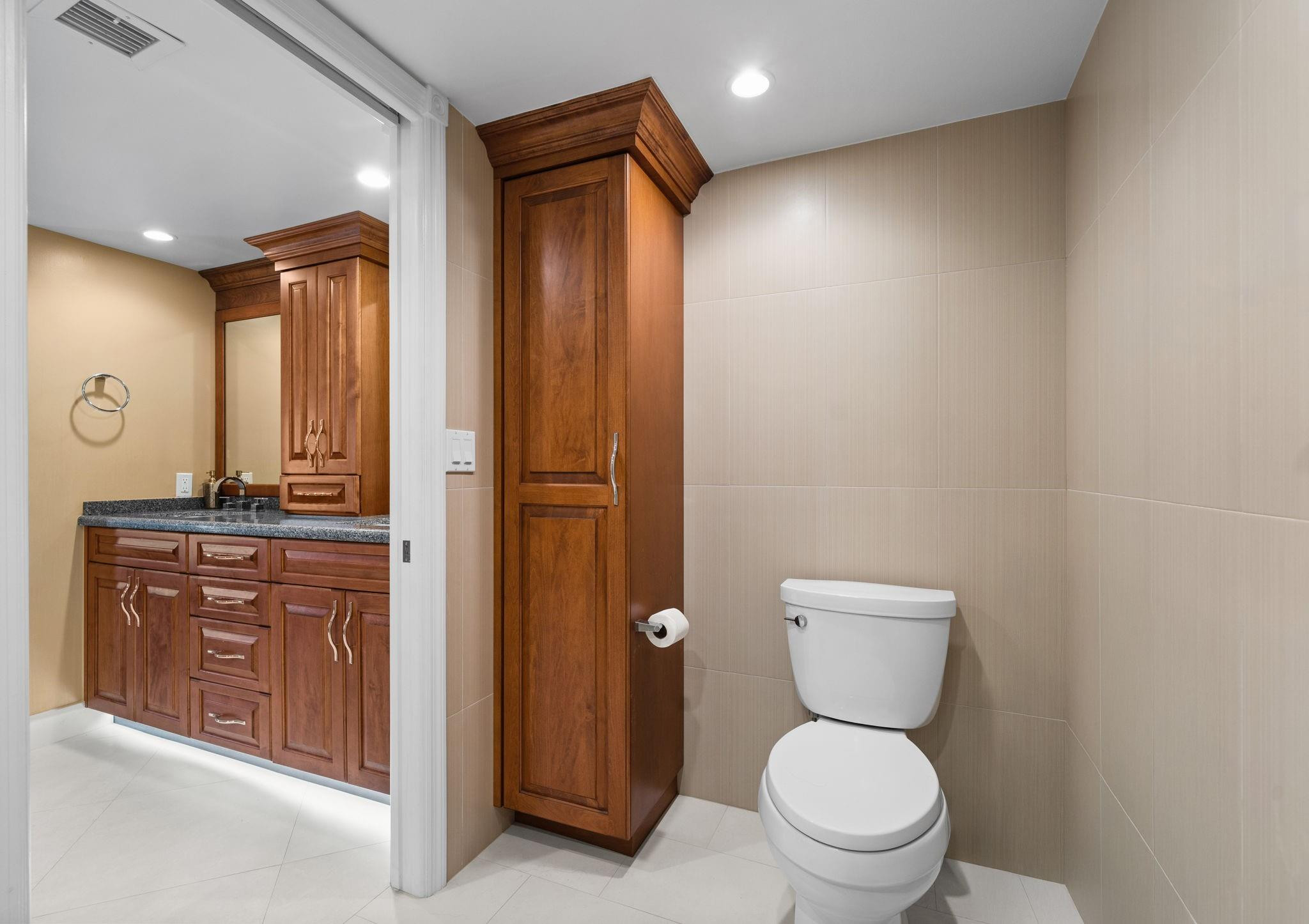 BAYSHORE TOWERS - Residential Lease