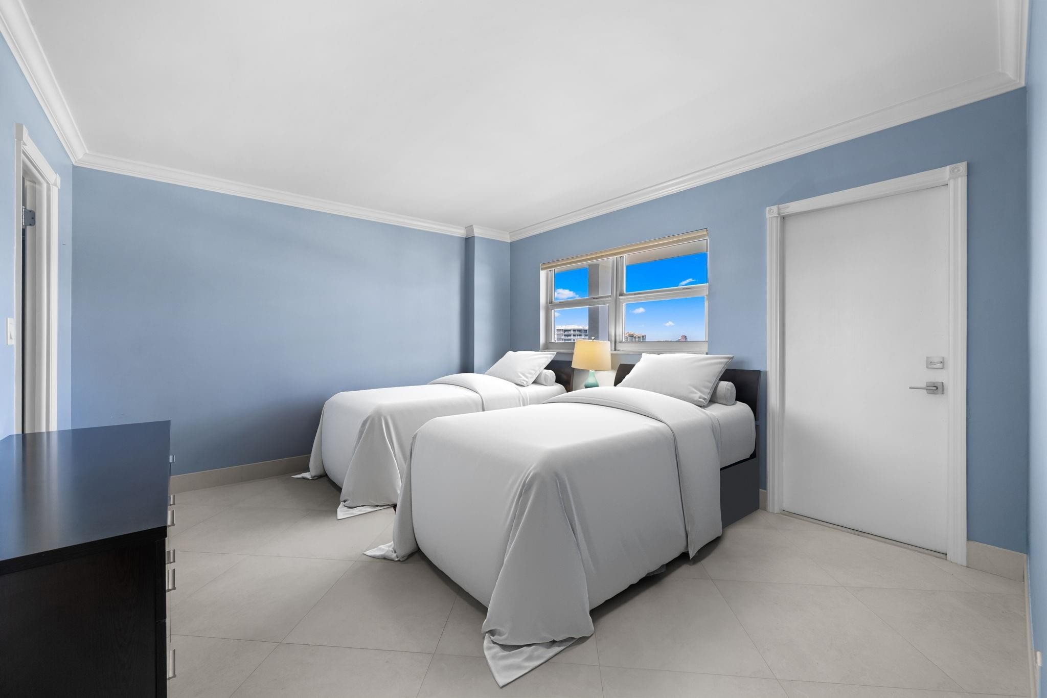 BAYSHORE TOWERS - Residential Lease