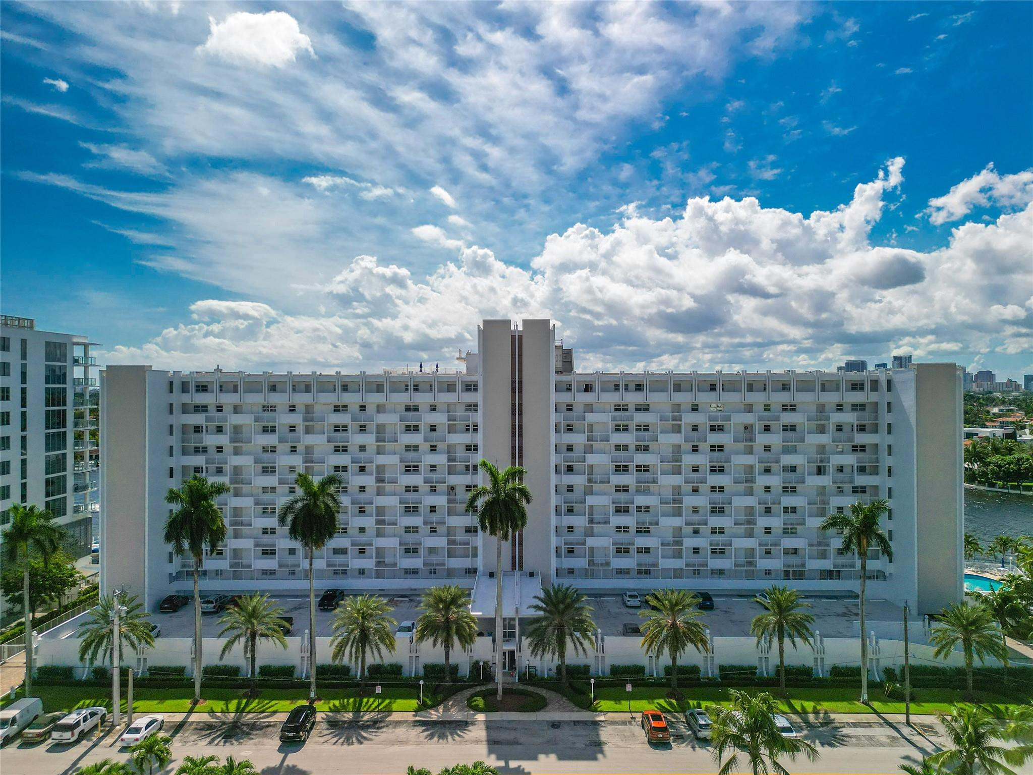 BAYSHORE TOWERS - Residential Lease