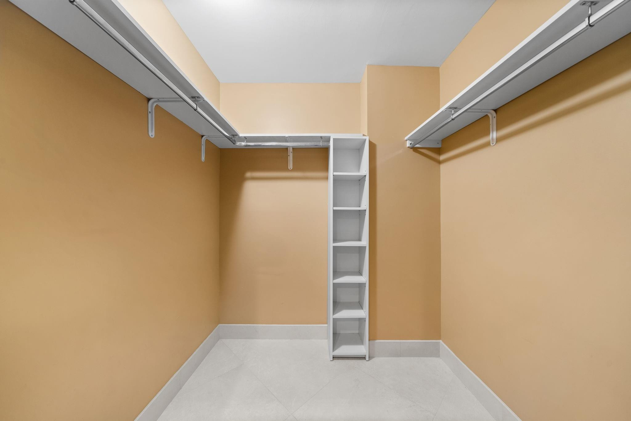 BAYSHORE TOWERS - Residential Lease