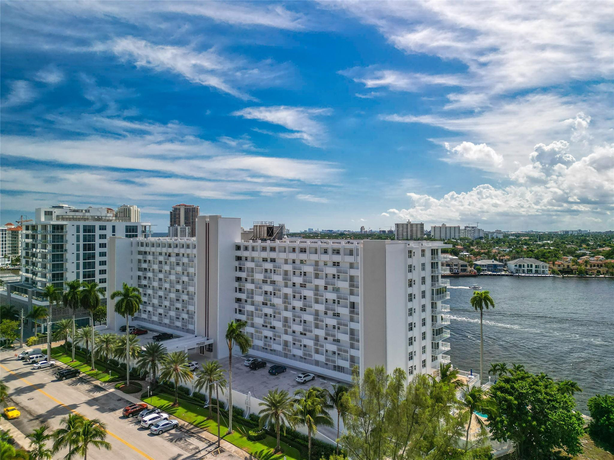 BAYSHORE TOWERS - Residential Lease