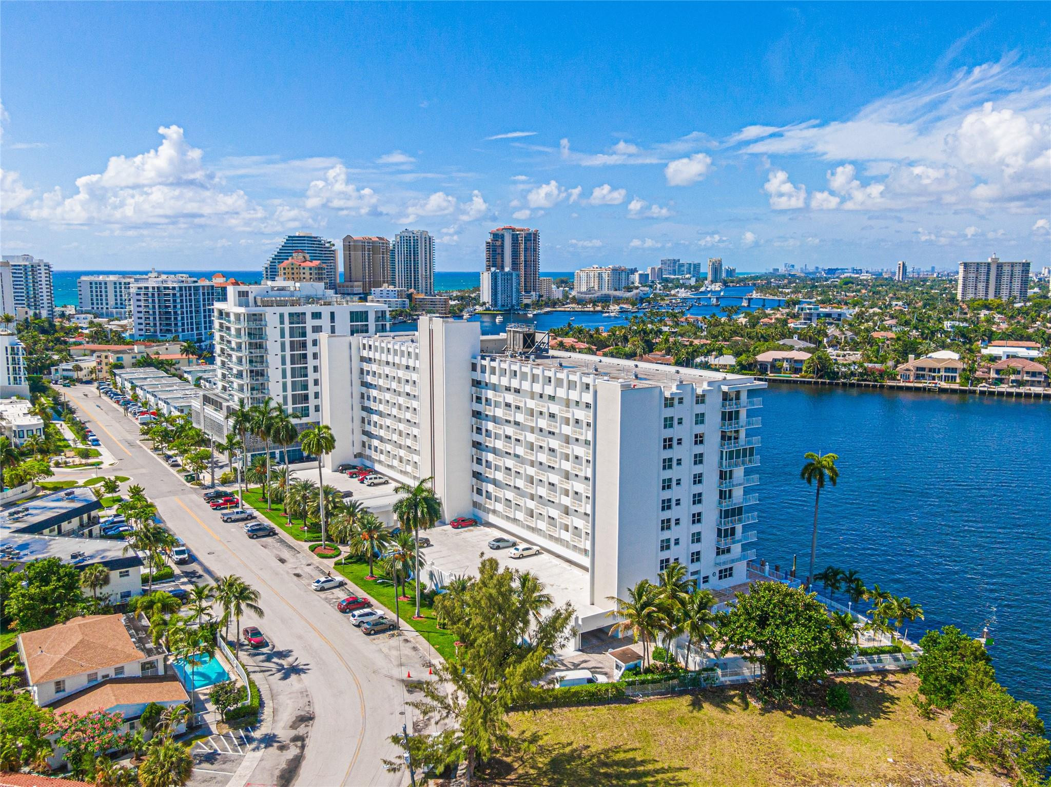 BAYSHORE TOWERS - Residential Lease