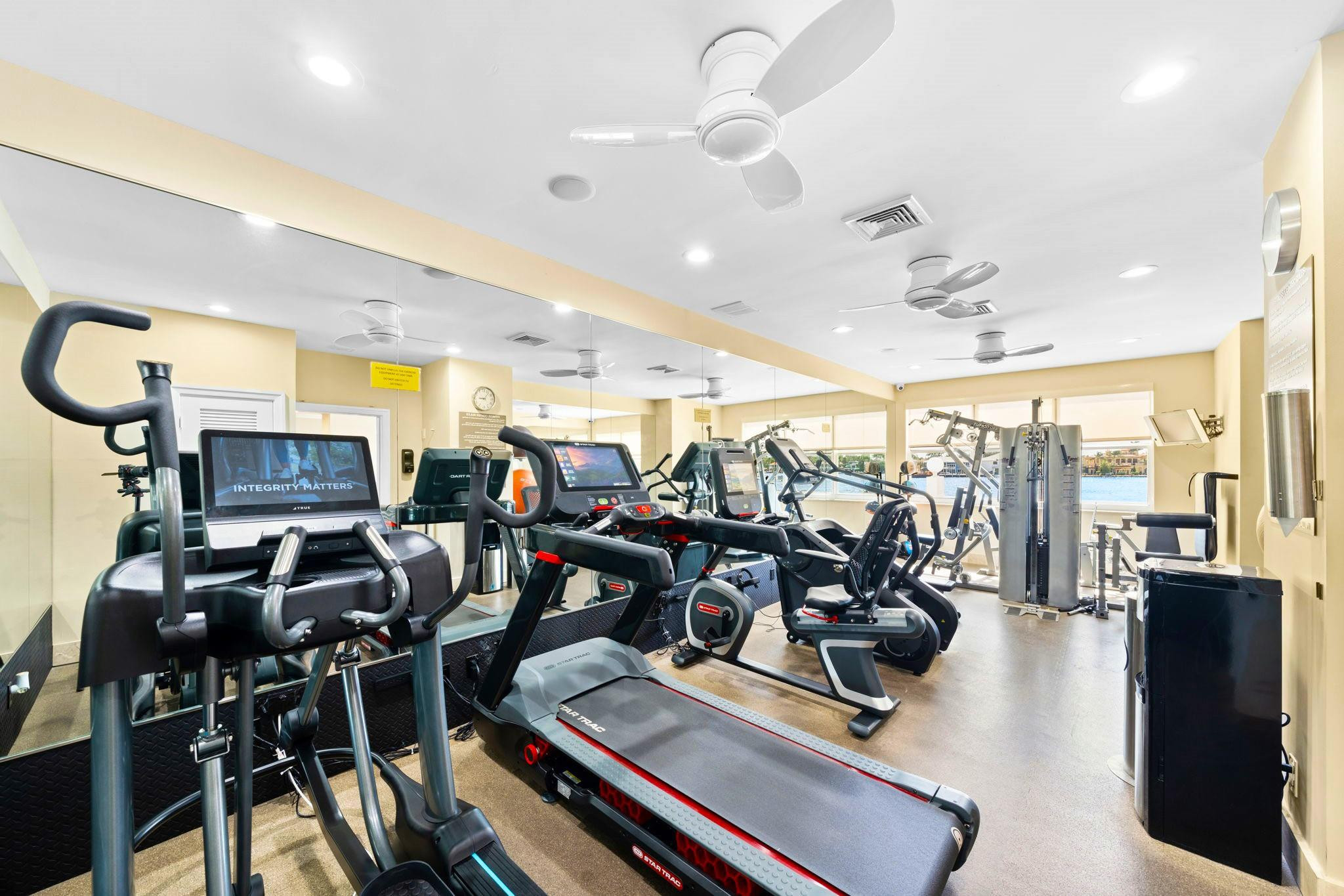 BAYSHORE TOWERS - Residential Lease