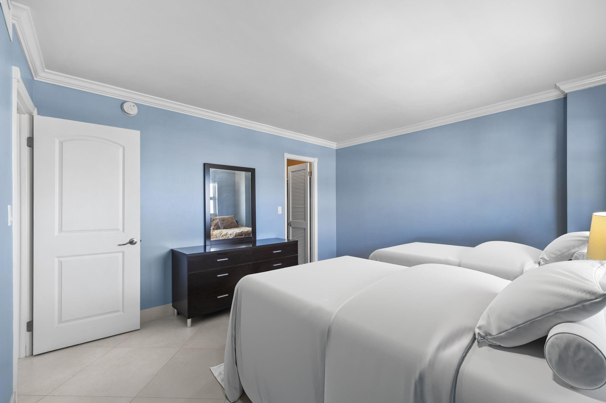 BAYSHORE TOWERS - Residential Lease