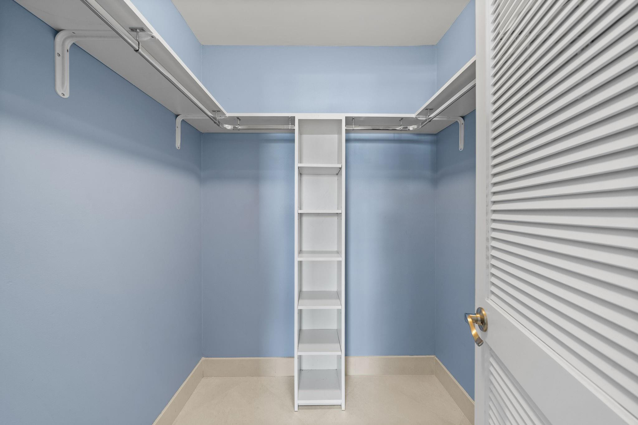 BAYSHORE TOWERS - Residential Lease