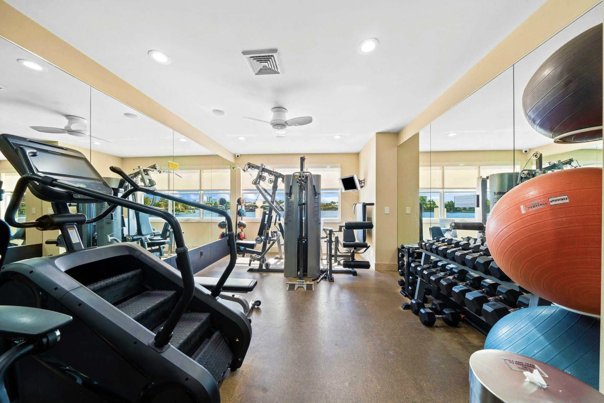 BAYSHORE TOWERS - Residential Lease