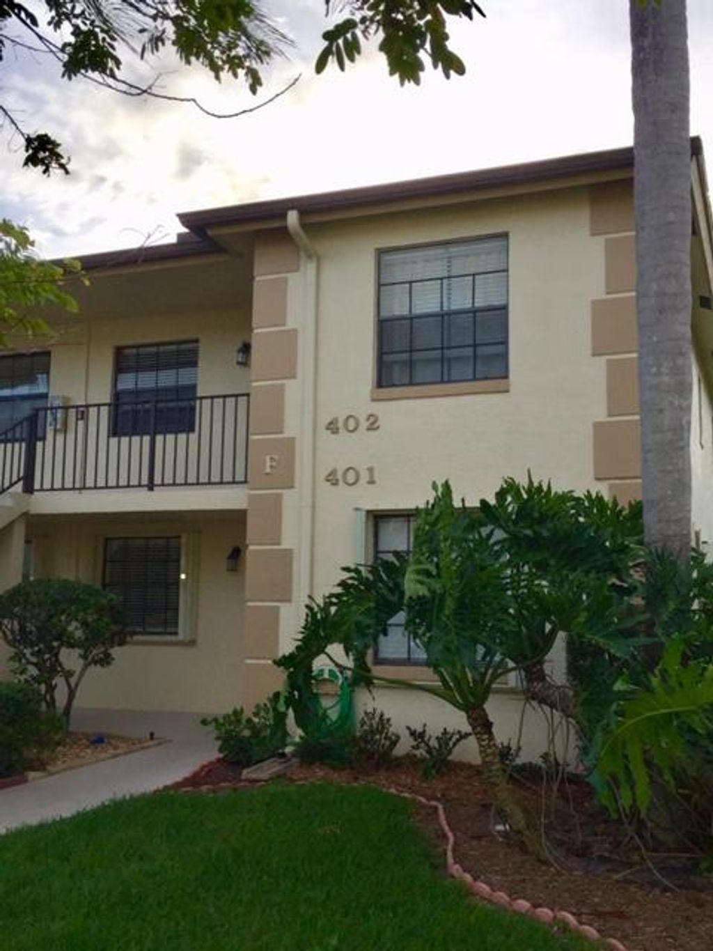 Photo of 402 Pinecrest Circle #F, Jupiter, FL 33458 (MLS # R10810497)