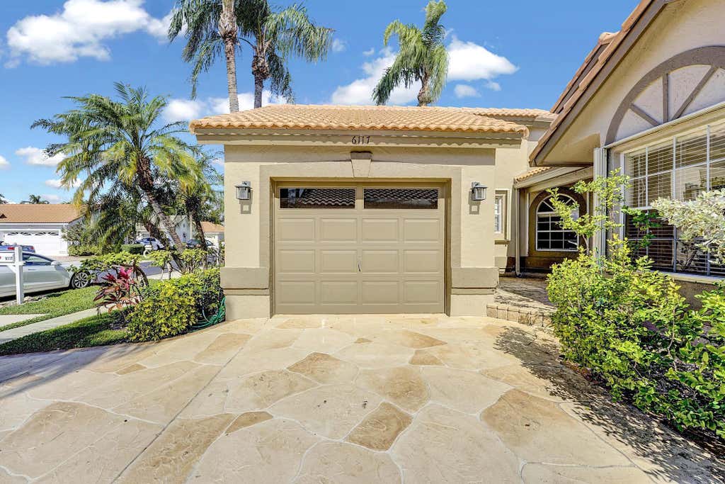 Photo of 6117 Bay Isles Drive, Boynton Beach, FL 33437 (MLS # R11057264)