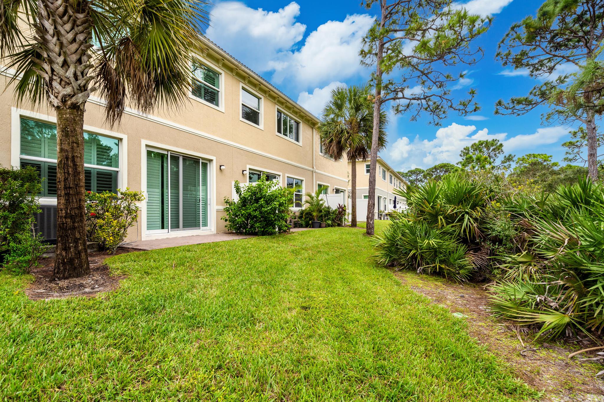 HERITAGE ENCLAVE - Residential Lease