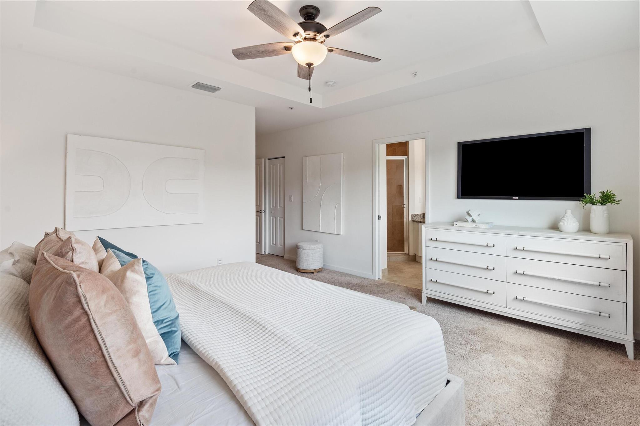 HERITAGE ENCLAVE - Residential Lease