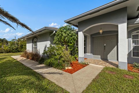 A home in Loxahatchee