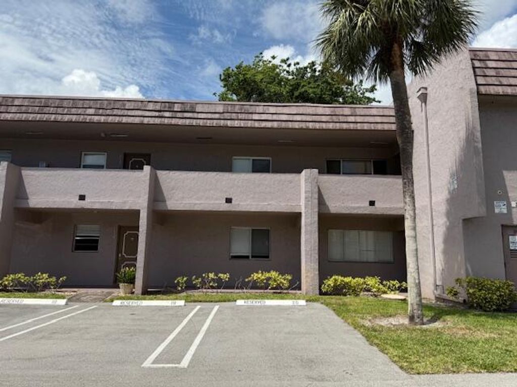 Photo of 2828 Casita Way #211, Delray Beach, FL 33445 (MLS # R11111005)