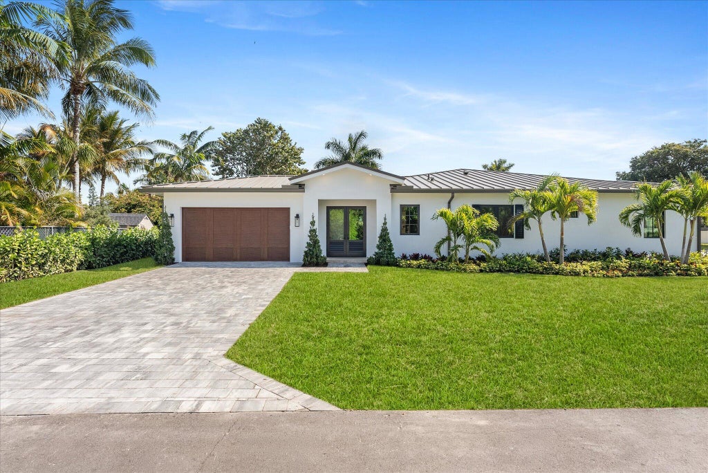 Photo of 715 MISSION HILL Road, Boynton Beach, FL 33435 (MLS # B26077271)